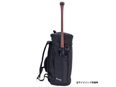 ベルトでグリップを固定することで野球バットが収納可能