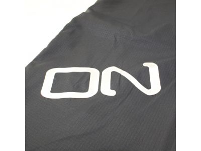 反射ロゴで夜間トレーニングなどでの視認性を向上させます。