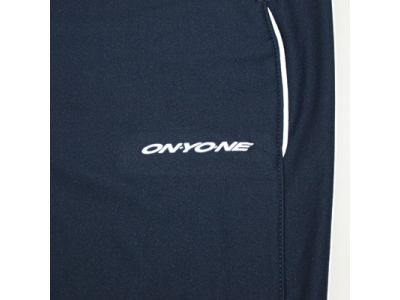 リフレクト（再帰反射）のオンヨネロゴが視認性を高めます。