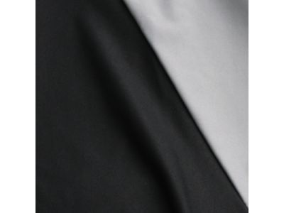 ＢＯＤＹ素材はフラットでサラサラしており、ジャージっぽくない着用感が特徴です。また、防汚加工を施しており、汚れが付いても洗濯で落ちやすい仕様になっております。