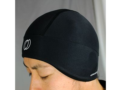 耳まですっぽり隠れるアンダーキャップ。