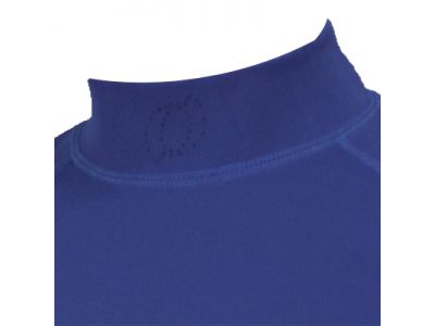 ネックタイプ：ハイネック（高さ4cm）。衿正面にオーバルマーク（パンチング）が入ります。