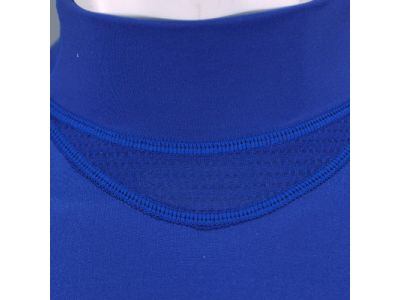 汗の溜まりやすい首の付け根部分をメッシュ切替にすることにより、汗を発散し不快感を軽減します。