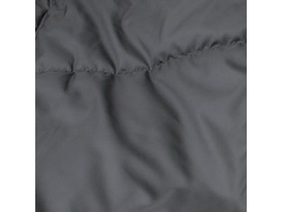 中綿が入っており、保温性を向上させます。