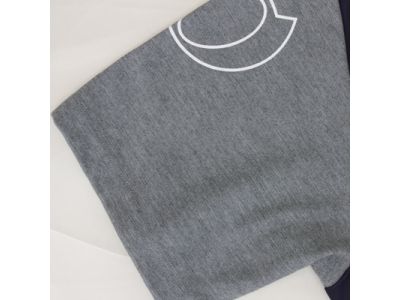 袖部分：熱線反射、吸汗速乾性に優れたヘザーテック素材