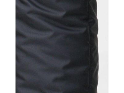 中綿が入っており、保温性を向上させます。