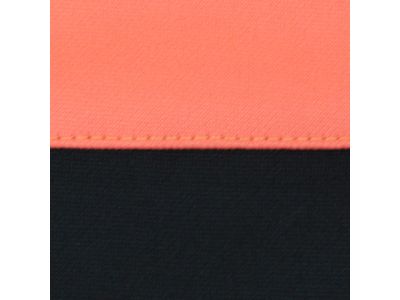 ソフトタッチで肌触りの良い吸汗速乾素材を使用