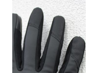 冷たい空気をシャットダウンし、高い保温性を実現する、中綿入りの2重構造。