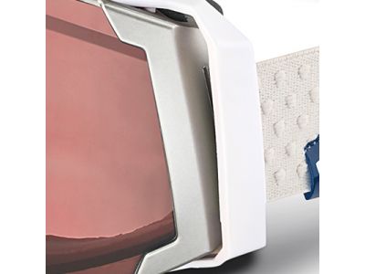 ポリウレタン素材を採用したソフトなフレーム。