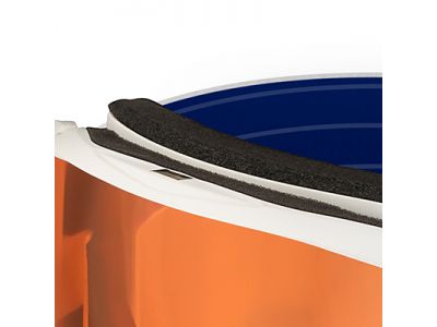 3層スポンジを採用しているので高いフィット性を可能にします。