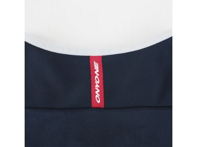 襟後ろワンポイントロゴテープ