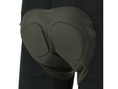 ３D立体構造で身体によりFITし、激しい動きにもストレスなくついてきます。また、表面生地は高機能素材を使用し快適性にも優れています。