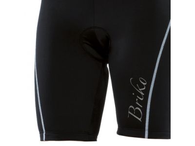 軽量で通気性に優れ、筋肉をサポートしながら動きに自由さを与え、さらに回復力も提供するスポーツ活動に特化して開発された高性能素材。