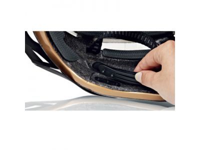 ロールフィットの位置を前後方向へ2段階に調整することが可能