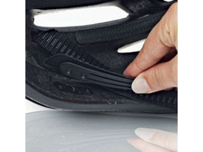 より高いフィット性を実現する為に、ロールフィットの位置を前後方向へ2段階に調整することが可能。