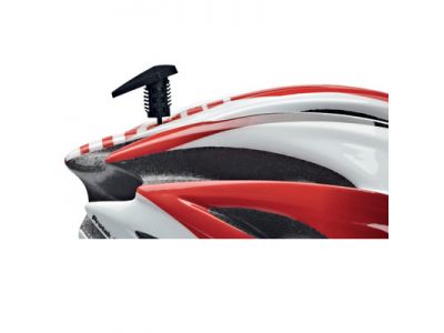 より高いフィット性を実現する為に、ロールフィットの位置を垂直方向へ3段階に調整することが可能。