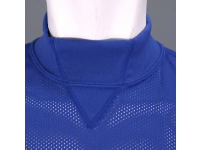 ネックタイプ：ハイネック（高さ4.7cm） 。