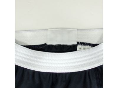 ウエストゴムの縫製段差を軽減し違和感を無くす工夫をしています。