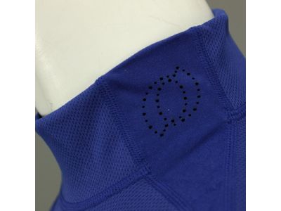 ネックの部分にレーザーパンチング加工によるオーバルマーク。