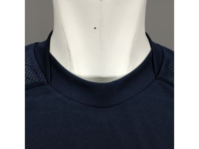 首周りのフィット感を向上させた仕様です。ロゴなしタイプです。