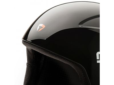 衝撃を吸収分散するプラスチックシェル。