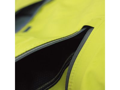 止水ファスナーポケットは水の侵入を防ぎます。