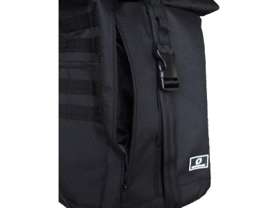 小物の収納に便利なフロントポケットは収納性抜群