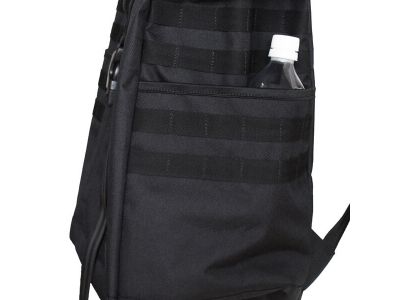 サイドポケットはペットボトルを入れても余裕があります