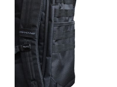 サイドテープはカラビナや小物の取り付けができます