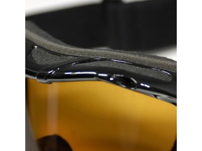 ベンチレーション搭載。