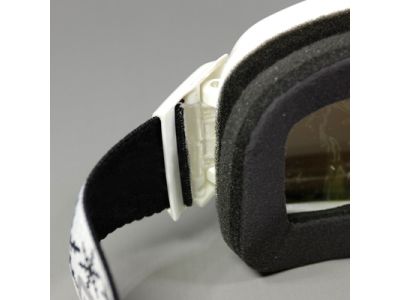 ヘルメット着用時でも完璧なフィット性を可能にするフルフィットエクステンションシステム。