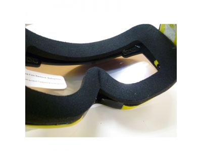 日本人向けにノーズスポンジ部分を高くした特殊形状を採用しています。