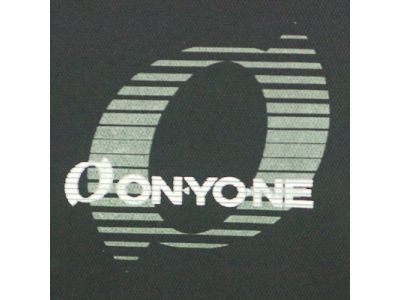 胸オ－バル+オンヨネロゴ。