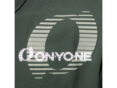 左肩上オーバル+オンヨネロゴ。