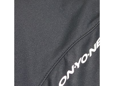 防汚加工を施してあり、表面に付着した汚れが洗濯で落ちやすい仕様になっています。