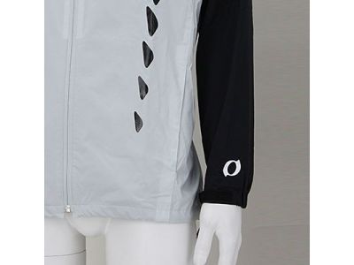 右袖にONYONEロゴ。