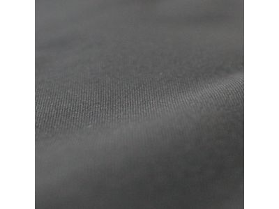 防風・撥水でありながらストレッチ性のある運動性、快適性を向上させた素材。