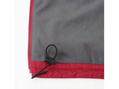 両脇のコードで丈の調整が可能です。