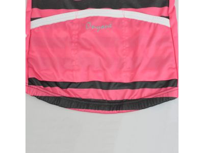 ３バックポケット仕様。走行中の動きや振動でポケットに入れたものが飛び出ないような特殊設計になっています。