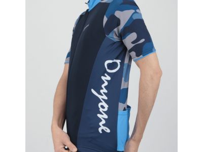 タイトフィットに比べて横幅が2サイズ広い設定になっています。