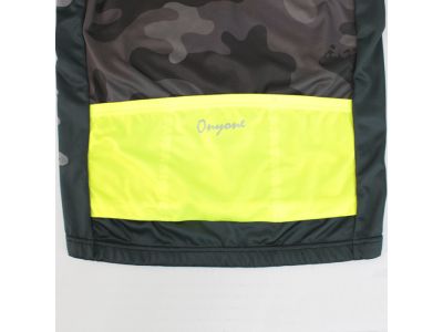 ３バックポケット仕様。走行中の動きや振動でポケットに入れたものが飛び出ないような特殊設計になっています。