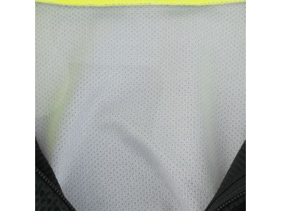 汗を素早く吸収して乾燥させ、衣服内をドライで快適な状態に保つ素材。