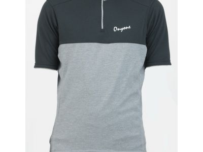 タイトフィットに比べて横幅が2サイズ広い設定になっています。