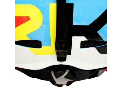 運動中でも簡単にフィッティングを調節することが出来るフィットシステム。