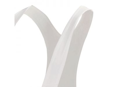 ストレッチ機能を持ったメッシュ素材を採用。