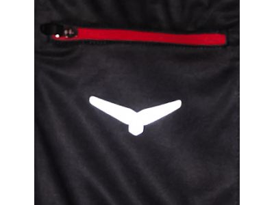 夜間走行時の安全を考慮し、再帰反射ロゴを配置。