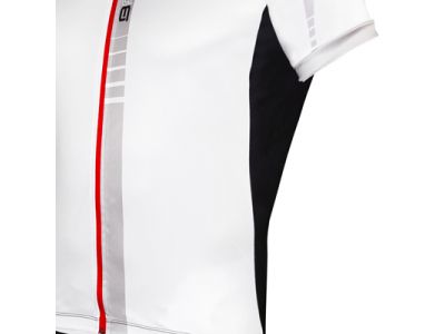 衣服内の湿度調整機能と速乾性を備えた軽量素材を使用し、快適さを追求しました。光沢仕上げにより、鮮やかな色彩も実現。