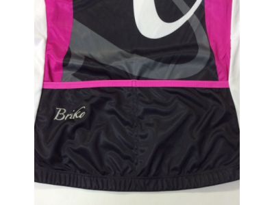 2つのポケットを配置。