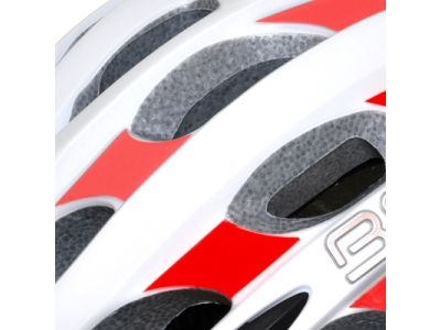 ヘルメット内の空気循環を最大限に高める為に、ベンチレーション形状や位置に研究を重ね、優れた通気性を実現しました。