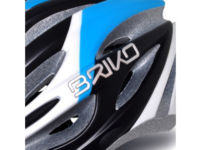 ヘルメット素材はポリスチレンとポリカーボネイトキャップから構成され、非常に軽量で衝撃に対する吸収力を備えています。これらを結合することで耐久性とコンパクト性を実現しました。